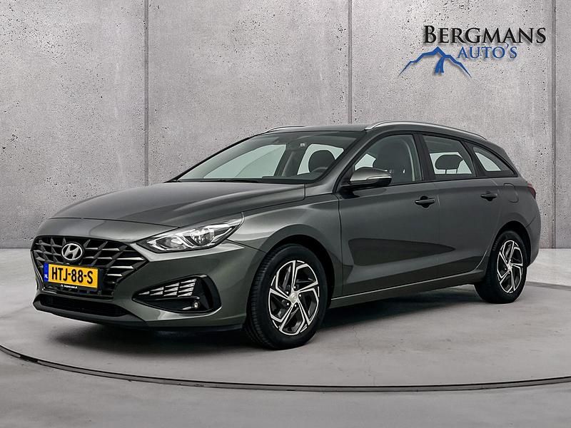 Grijs Occasion 2022 Hyundai i30 Comfort Stationwagen | € 17.620 (Eerlijke prijs) - Afbeelding 1/4