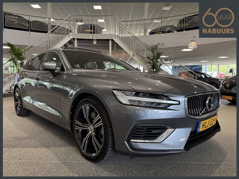 Grijs Gebruikt 2021 Volvo V60 Inscription Stationwagen | € 34.450 (Eerlijke prijs) - Afbeelding 1/4