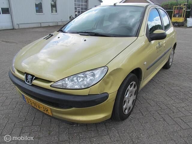 Geel Gebruikt 2004 Peugeot 206 Hatchback | € 999 (Super prijs) - Afbeelding 1/4