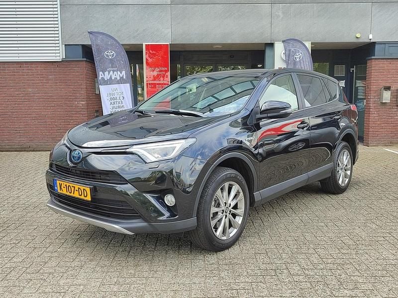 Zwart Occasion 2017 Toyota RAV4 Business Edition SUV | € 24.700 (Goede deal) - Afbeelding 1/4