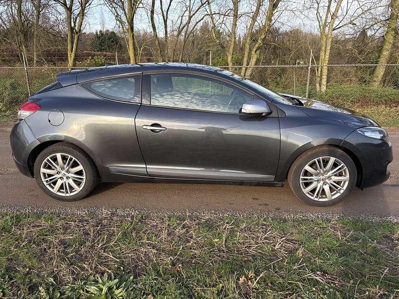 Grijs Gebruikt 2011 Renault Mégane GT Line GT-Line Coupé | € 3.950 - Afbeelding 1/4