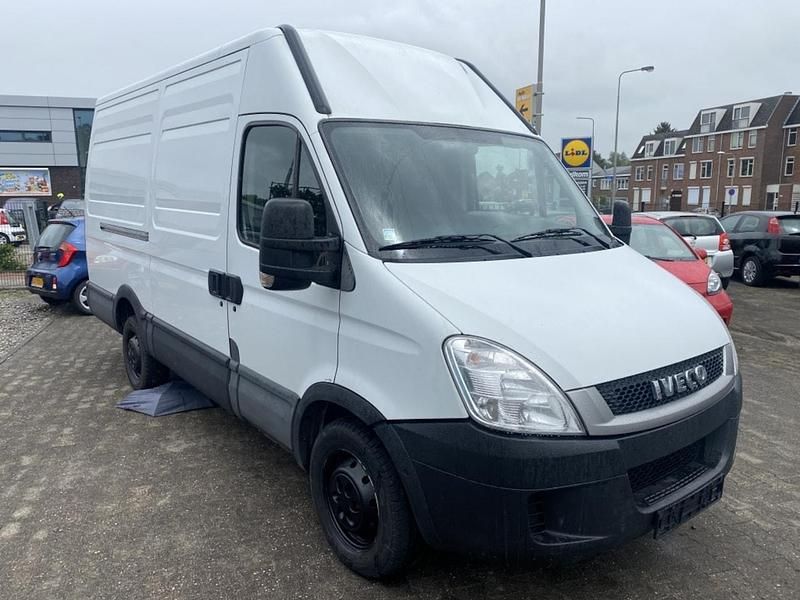 Wit Gebruikt 2010 Iveco Daily | € 8.995 (Super prijs) - Afbeelding 1/4