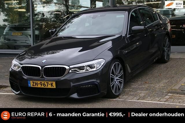 Grijs Gebruikt 2019 BMW 520 Executive Sedan | € 25.995 (Goede deal) - Afbeelding 1/4