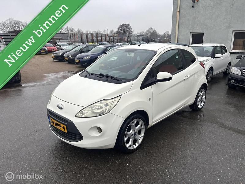 Wit Occasion 2009 Ford Ka Titanium Hatchback | € 1.350 (Super prijs) - Afbeelding 1/4