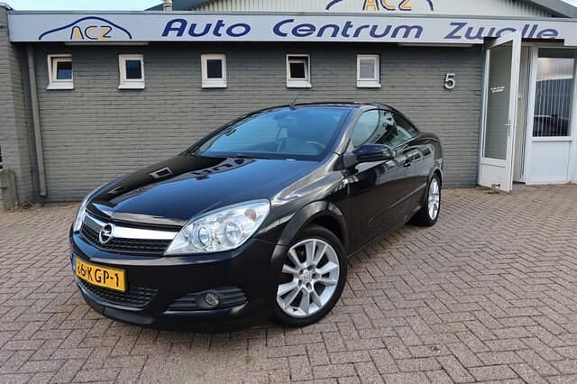 Zwart Occasion 2009 Opel Astra Cabriolet Cosmo Cabriolet | € 4.950 (Eerlijke prijs) - Afbeelding 1/4