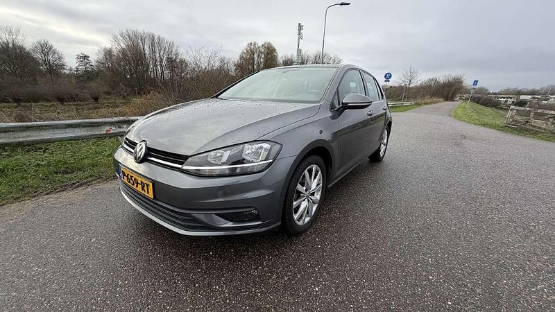 Grijs Gebruikt 2019 VW Golf VII Trendline Stationwagen | € 13.900 (Eerlijke prijs) - Afbeelding 1/4