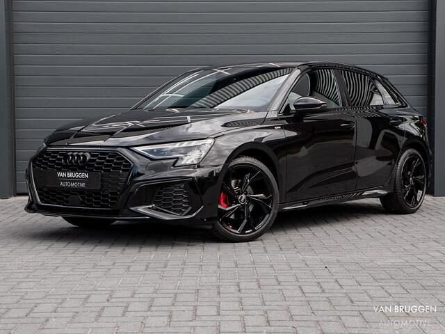 Zwart Gebruikt 2023 Audi A3 Sportback Design Hatchback | € 31.990 (Iets duurder) - Afbeelding 1/3