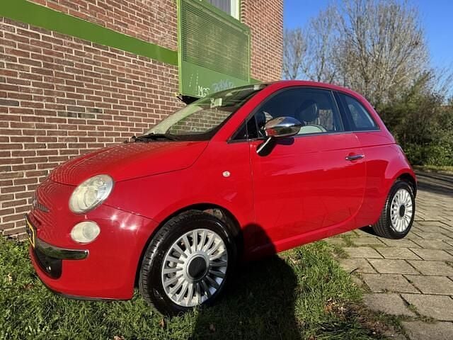 Rood (metallic) Gebruikt 2007 Fiat 500 Pop Hatchback | € 3.745 (Goede deal) - Afbeelding 1/4