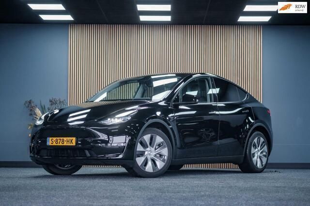 Zwart, metallic lak Gebruikt 2023 Tesla Model Y Long Range SUV | € 43.950 (Iets duurder) - Afbeelding 1/4