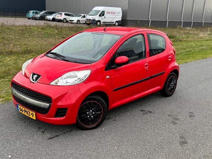 Gebruikt 2011 Peugeot 107 Hatchback | € 2.350 - Afbeelding 1/4