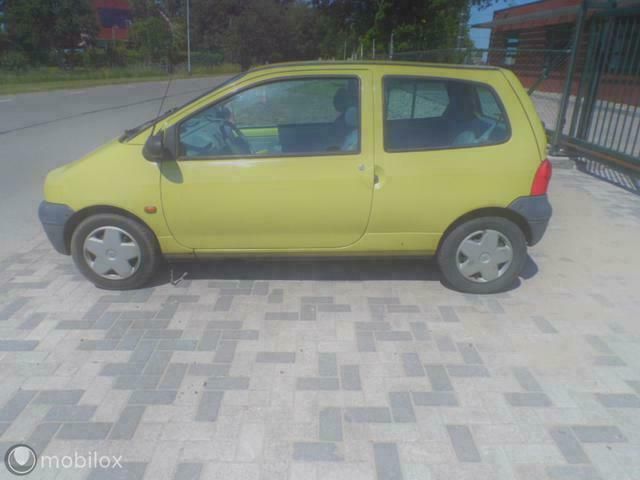Occasion Renault Twingo 58 PK (42 kW) 1998 Geel Hatchback