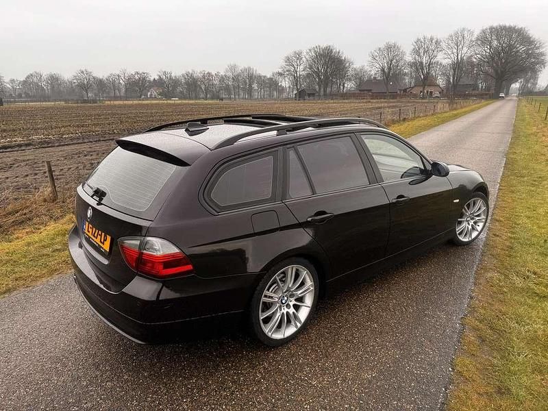 Occasion 2007 BMW 325 Stationwagen | € 8.500 (Iets duurder) - Afbeelding 1/4