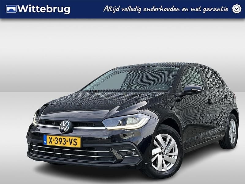 Zwart Gebruikt 2023 VW Polo Style Hatchback | € 20.950 (Goede deal) - Afbeelding 1/3