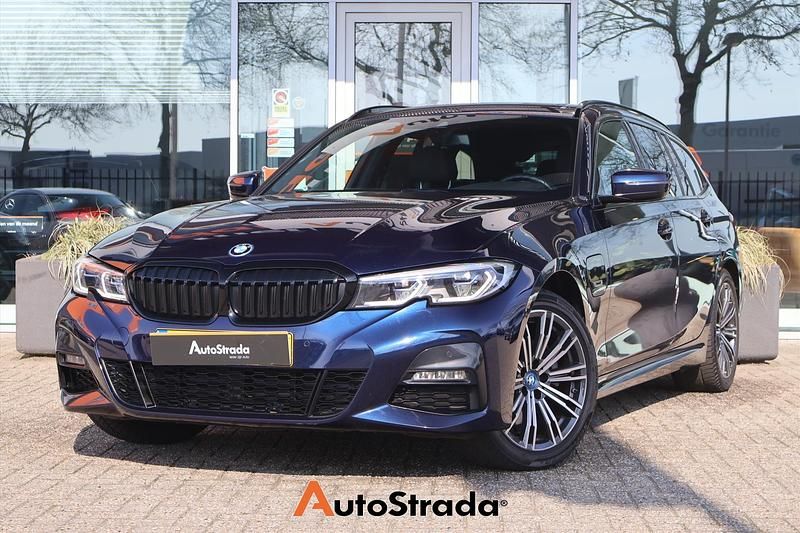 Occasion BMW 320e M Sport 163 PK (119 kW) 2022 Blauw (metallic) Stationwagen