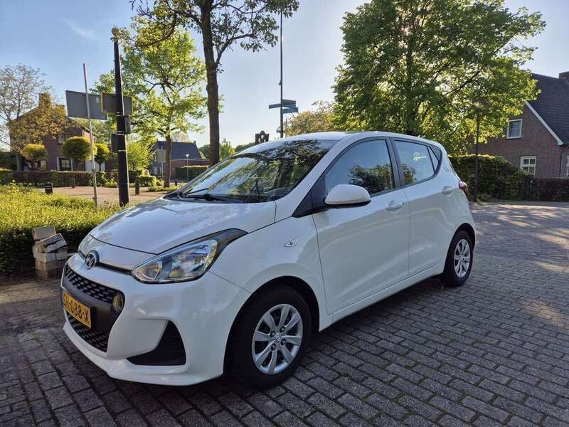 Wit Gebruikt 2018 Hyundai i10 Comfort Hatchback | € 9.450 (Eerlijke prijs) - Afbeelding 1/4