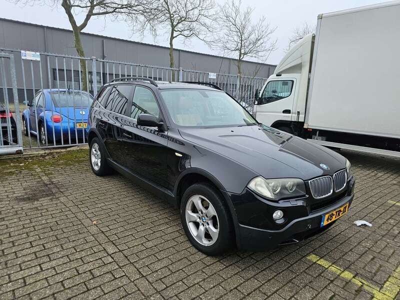 Zwart Gebruikt 2007 BMW X3 Executive SUV | € 3.750 (Goede deal) - Afbeelding 1/4
