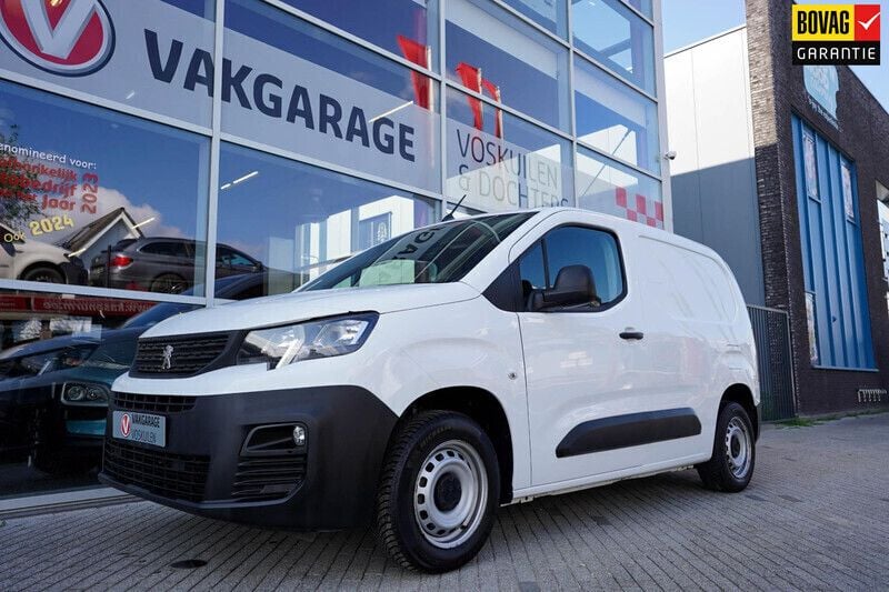 Wit Gebruikt 2019 Peugeot Partner Premium MPV | € 13.450 (Eerlijke prijs) - Afbeelding 1/4