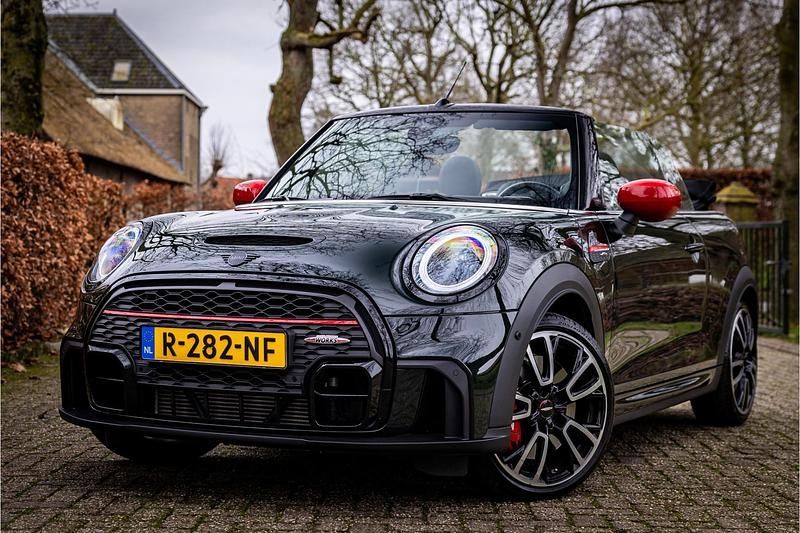 Groen Occasion 2022 Mini John Cooper Works Cabriolet Essential Cabriolet | € 38.750 (Eerlijke prijs) - Afbeelding 1/4