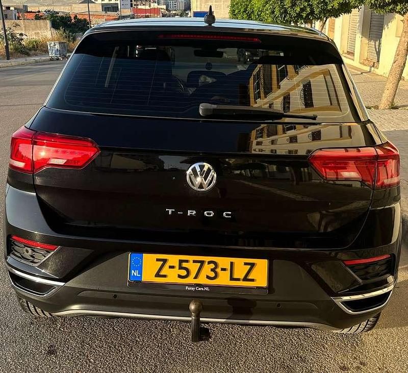 Zwart Gebruikt 2019 VW T-Roc Style SUV | € 19.000 (Eerlijke prijs) - Afbeelding 1/4