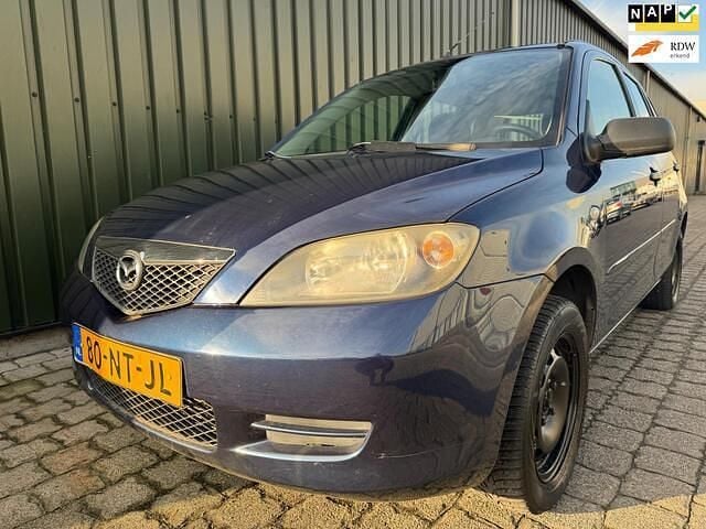 Blauw Occasion 2004 Mazda 2 Exclusive MPV | € 1.950 (Eerlijke prijs) - Afbeelding 1/4