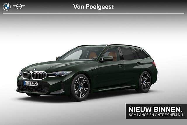 Groen Gebruikt 2024 BMW 330 M Sport Stationwagen | € 50.995 (Duur) - Afbeelding 1/2