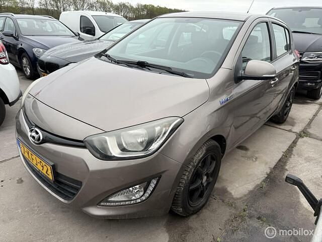 Bruin Gebruikt 2013 Hyundai i20 Hatchback | € 2.600 (Super prijs) - Afbeelding 1/4