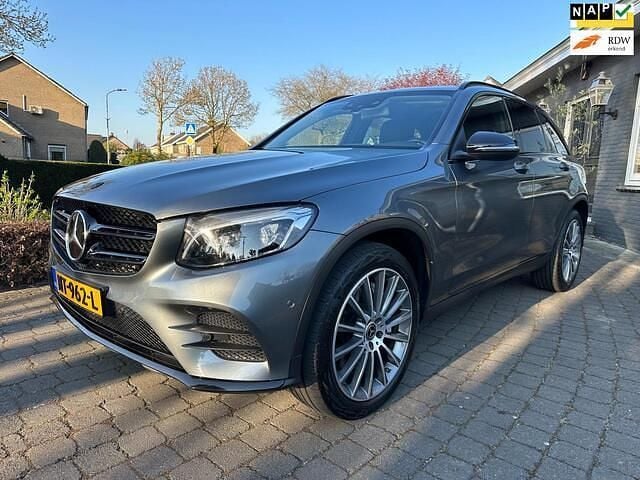 Grijs Gebruikt 2017 Mercedes GLC250 AMG SUV | € 25.900 (Eerlijke prijs) - Afbeelding 1/4