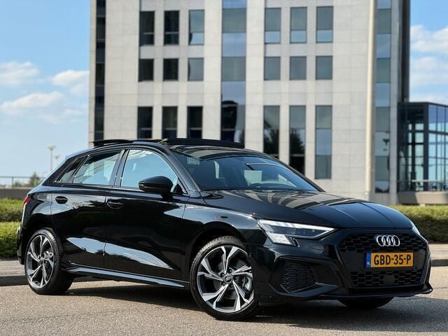 Zwart Nieuw 2024 Audi A3 Sportback Comfort Hatchback | € 47.900 - Afbeelding 1/4
