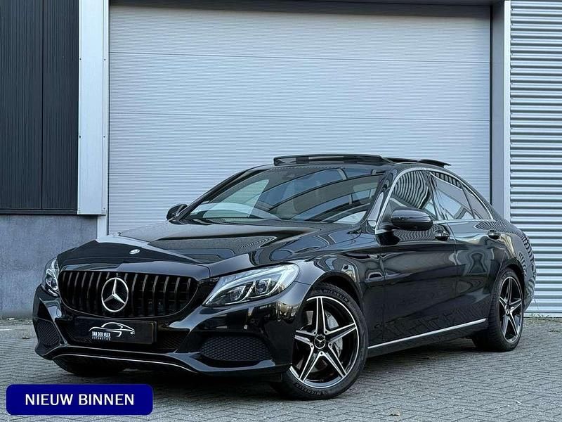 Zwart Gebruikt 2015 Mercedes C350e AMG Sedan | € 15.900 (Eerlijke prijs) - Afbeelding 1/4