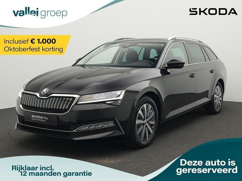 Zwart, metallic lak Gebruikt 2024 Skoda Superb Business Line Stationwagen | € 33.400 (Goede deal) - Afbeelding 1/4
