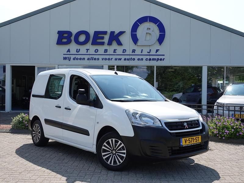 Wit Gebruikt 2018 Peugeot Partner Premium Van | € 9.390 (Eerlijke prijs) - Afbeelding 1/4