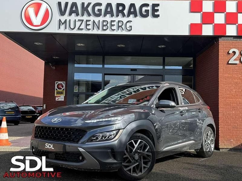 Grijs Gebruikt 2021 Hyundai Kona Premium SUV | € 21.445 (Eerlijke prijs) - Afbeelding 1/4