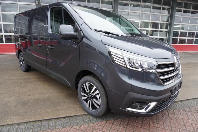 Grijs Occasion 2024 Renault Trafic Luxe MPV | € 34.950 (Super prijs) - Afbeelding 1/4