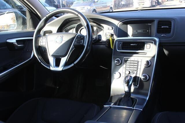 Occasion Volvo V60 Momentum 114 PK (83 kW) 2014 Zwart Stationwagen