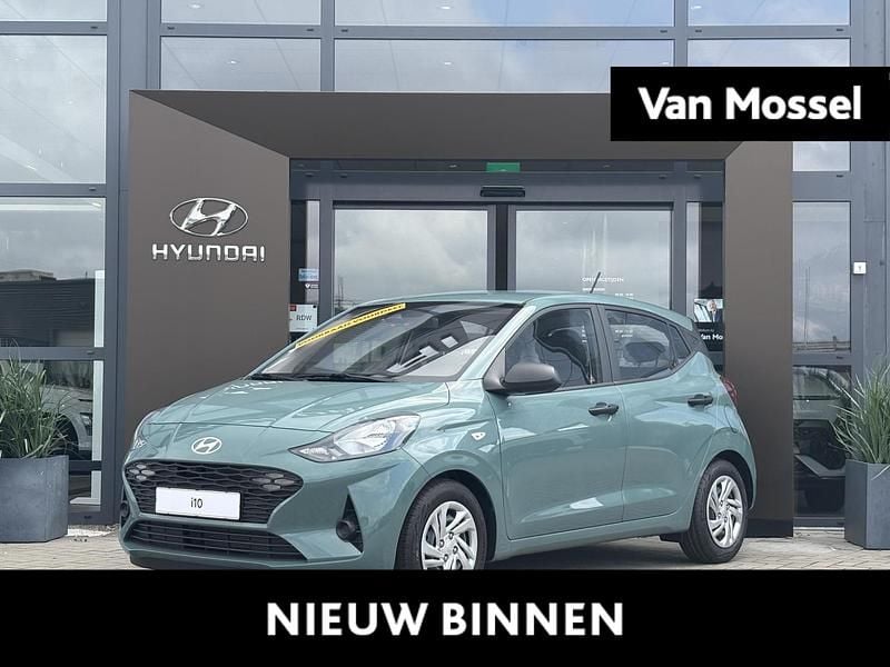 Groen Nieuw 2025 Hyundai i10 Comfort Hatchback | € 21.440 (Eerlijke prijs) - Afbeelding 1/4