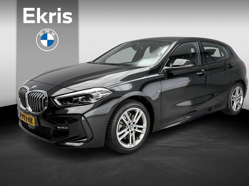 Zwart Gebruikt 2024 BMW 118 M Sport Hatchback | € 31.900 (Goede deal) - Afbeelding 1/4
