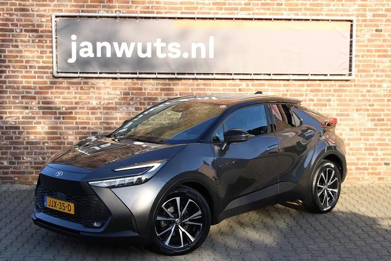 Grijs Gebruikt 2024 Toyota C-HR Edition SUV | € 33.450 (Super prijs) - Afbeelding 1/3