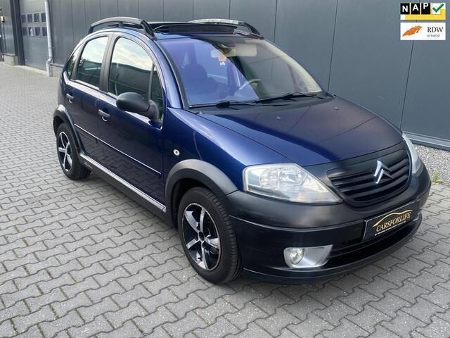 Blauw, metallic lak Gebruikt 2005 Citroën C3 Hatchback | € 2.899 (Eerlijke prijs) - Afbeelding 1/4