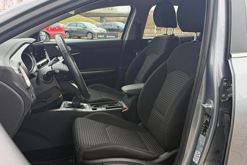 Occasion Kia Ceed 2023 Grijs Hatchback
