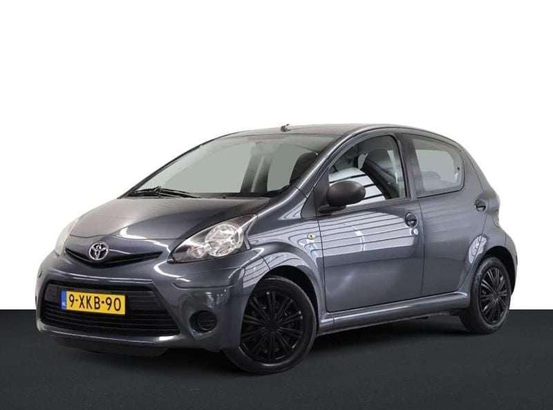 Grijs Gebruikt 2014 Toyota Aygo Hatchback | € 5.950 (Iets duurder) - Afbeelding 1/4