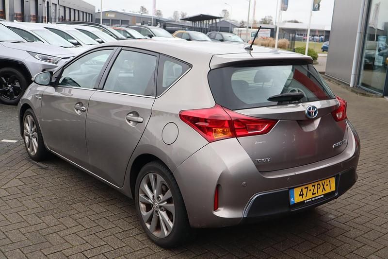 Occasion Toyota Auris Hybrid 136 PK (100 kW) 2013 Bruin Hatchback