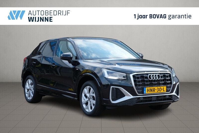 Zwart Gebruikt 2023 Audi Q2 S-Line SUV | € 31.940 (Eerlijke prijs) - Afbeelding 1/4