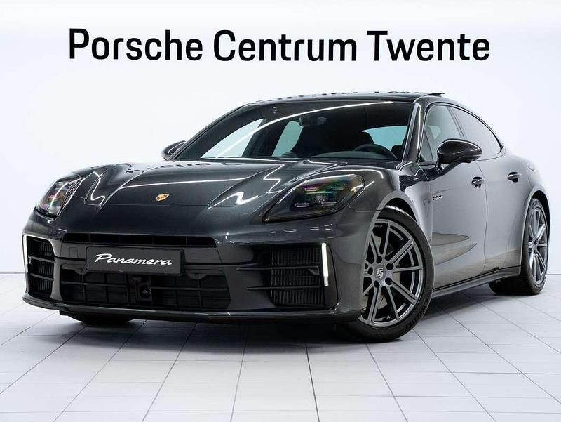 Grijs, metallic lak Nieuw 2025 Porsche Panamera 4 Sedan | € 149.900 (Goede deal) - Afbeelding 1/4