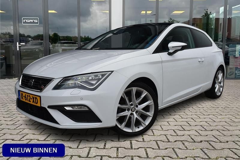 Wit Gebruikt 2017 Seat Leon FR Hatchback | € 11.900 (Goede deal) - Afbeelding 1/4