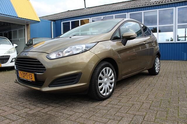 Bruin Gebruikt 2015 Ford Fiesta Style Hatchback | € 5.888 (Goede deal) - Afbeelding 1/3