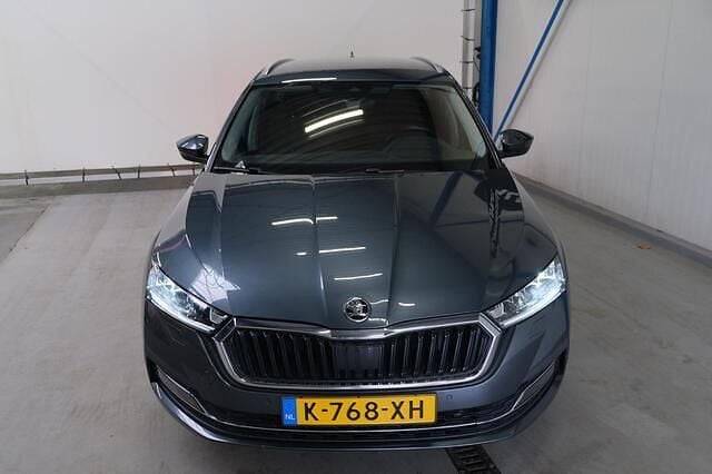 Occasion Skoda Octavia Business Line 110 PK (80 kW) 2021 Grijs Stationwagen
