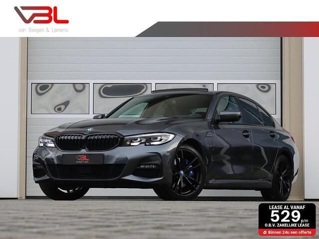Grijs Occasion 2021 BMW 330 Executive Sedan | € 39.940 (Eerlijke prijs) - Afbeelding 1/4