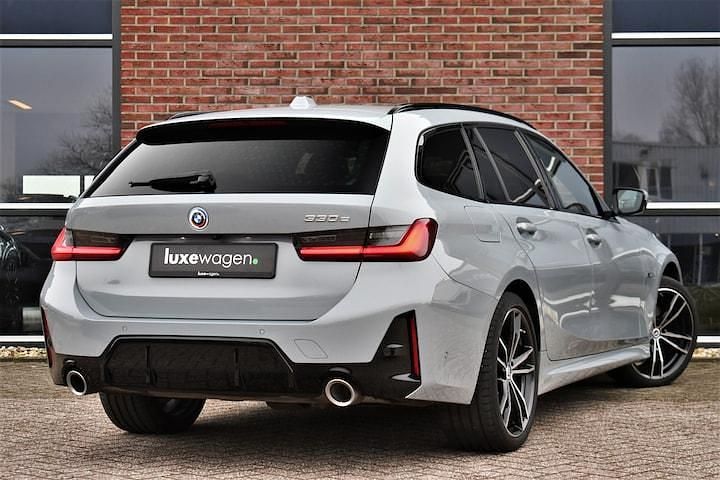 Occasion BMW 330e M Sport 2022 Grijs (metallic) Stationwagen
