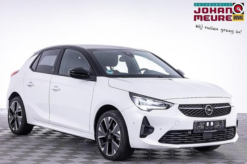 Wit Gebruikt 2023 Opel Corsa-e GS Line Hatchback | € 17.490 - Afbeelding 1/4