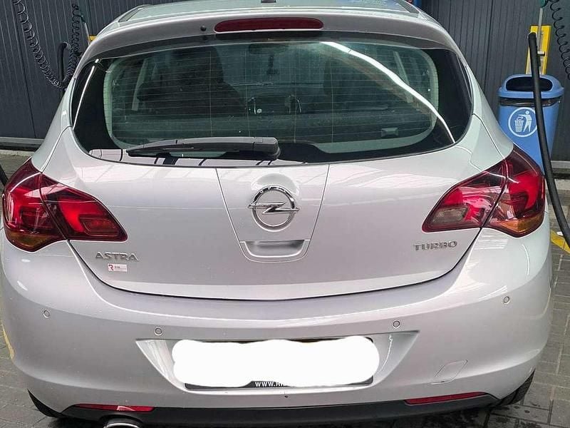 Zilver Gebruikt 2010 Opel Astra Sport Hatchback | € 2.500 (Super prijs) - Afbeelding 1/4